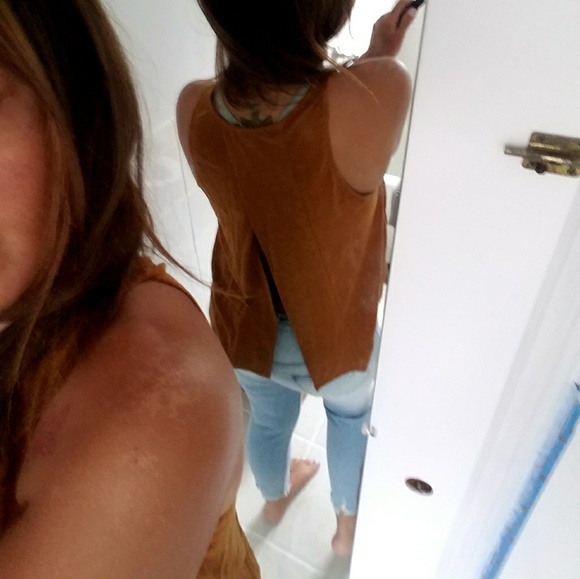 Slit back tank - Picture 3 of 3